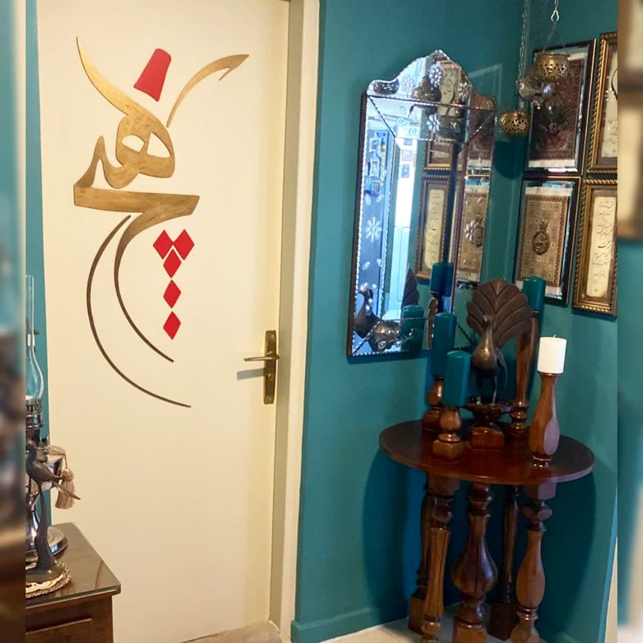 تابلو هیچ طلایی ، کالیگرافی کلمه هیچ ،دیوارکوب هنری کلمه هیچ پتینه طلایی